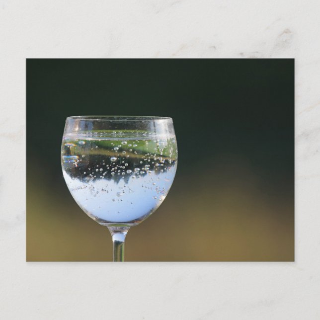Cartão Postal Vidro com bebida. (Frente)