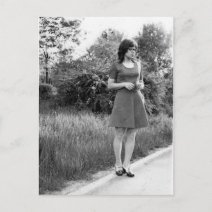 Cartão Postal Vintage Black & White Photo of Mod Girl