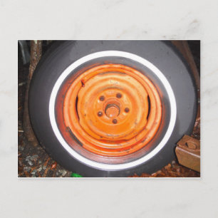 Cartão Postal Vintage de Junk Yard Roda, preto e branco alaranja