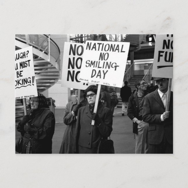 Cartão Postal Vintage Nacional Sem Sorriso (Frente)