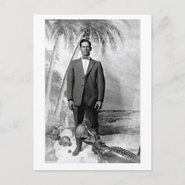 Cartão Postal Vintage Postcard Man with Alligator (Frente)