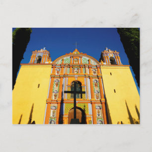 Cartão Postal Visão de Ângulo Baixo Da Igreja Ornamentado Amarel