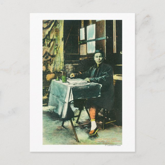 Cartão Postal Vista de uma Convidadora Chinesa da Fortuna (Frente)