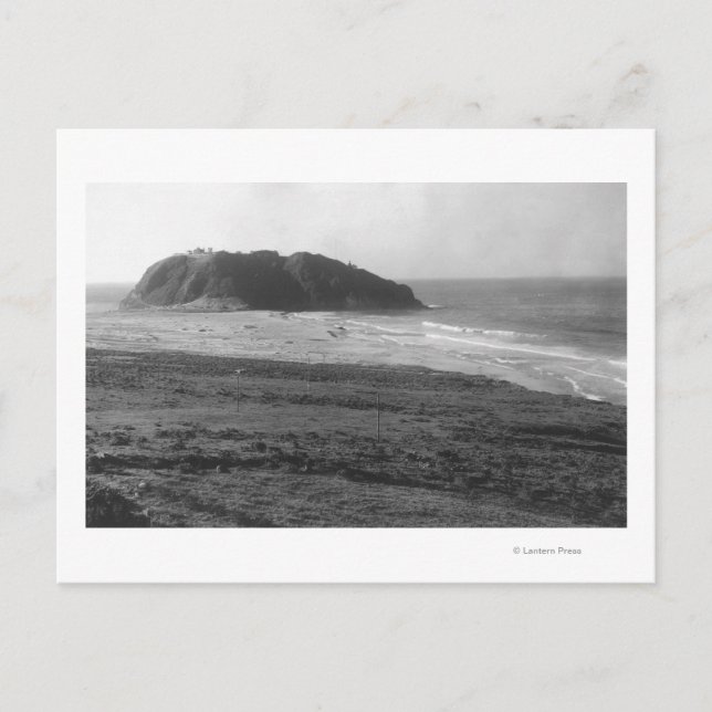 Cartão Postal Vista distante da estação de luz Point Sur (Frente)