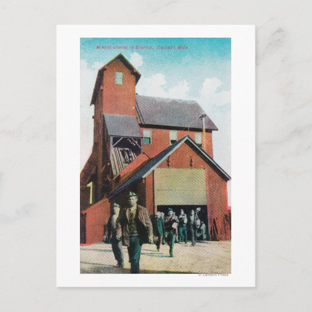 Cartão Postal Vista Exterior de uma Mina, Trabalhadores Saindo (Frente)