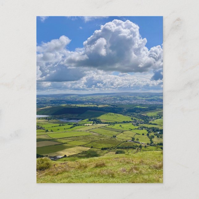 Cartão Postal Vista pacífica de Pendle Hill.. (Frente)