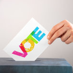 Cartão Postal Vote em Cartas do Arco-Íris Personalizadas<br><div class="desc">Encorajar os eleitores potenciais a votarem com este cartão postal brilhante e atraente. Uma letra brilhante e ousada em um estilo risógrafo sobreposto soletra o slogan de uma palavra na frente deste cartão postal. O texto no verso pode ser personalizado com sua própria mensagem ou excluir o texto para gravar...</div>