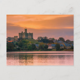 Cartão Postal Warkworth Village e Castle ao pôr do sol