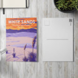 Cartão Postal White Sands National Park New Mexico Vintage<br><div class="desc">Design trabalho de arte de vetor de areia branca. O parque está localizado no estado do Novo México e completamente cercado pela Faixa dos Mísseis White Sands.</div>