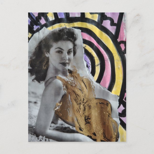 Cartão Postal Woman in 1939 on the beach gold swimsuit (Frente)