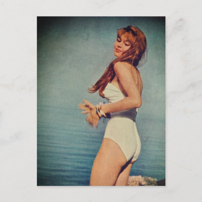 Cartão Postal Woman in White Swimsuit on the beach in 1957  (Frente)