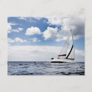 Cartão Postal Yacht Sailing In Open Sea