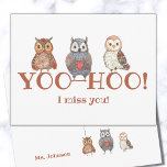 Cartão Postal Yoo-hoo Watercolor Ows Eu Sinto Sua Falta De Profe<br><div class="desc">Yoo-hoo Watercolor Owls I Miss You School Teacher Postcard - Estas doces corujas yoo-hoo estão prontas para surpreender os seus alunos (ou entes queridos!)! Receber e-mails é uma maneira especial e divertida de dizer a alguém que você sente falta e está pensando neles! Perfeito para professores de jovens estudantes em...</div>