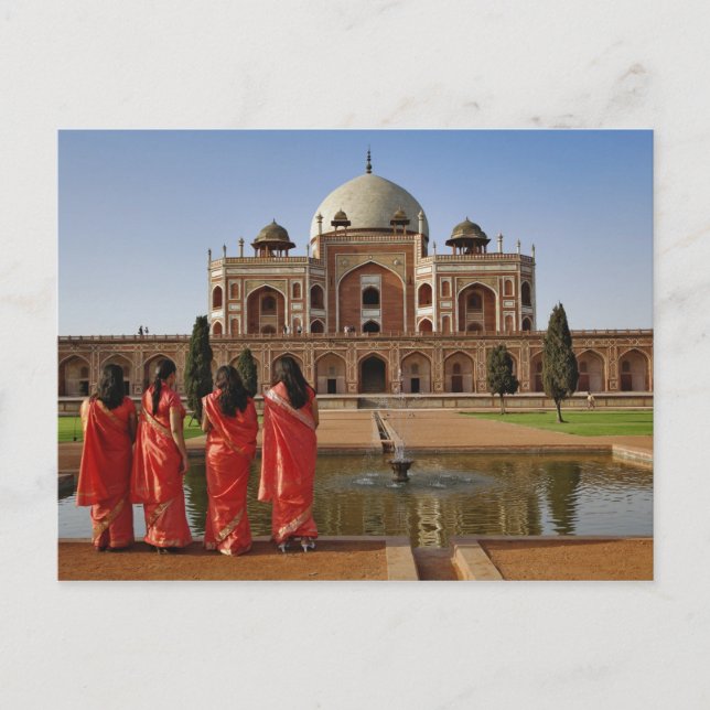 Cartão Postal Young Indian ladies and Humayun's Tomb, Delhi, (Frente)