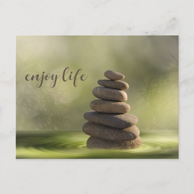 Cartão Postal Zen stones tower in water tranquility and calm (Frente)