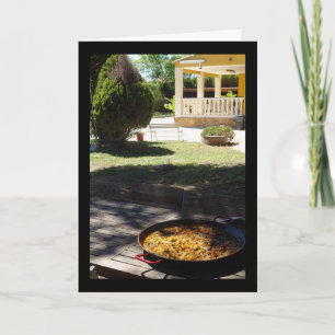 Cartão Prato de Paella Descansando no Jardim