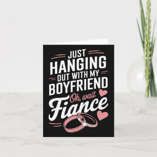 Cartão Prendendo-Me Com O Meu Casal Fiancé Fiancee Weddin