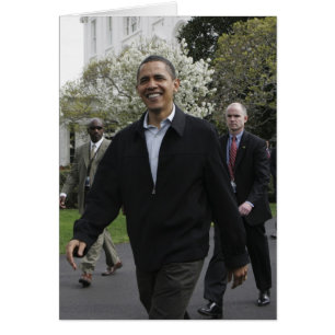 Cartão Presidente Obama caminha para a quadra de basquete