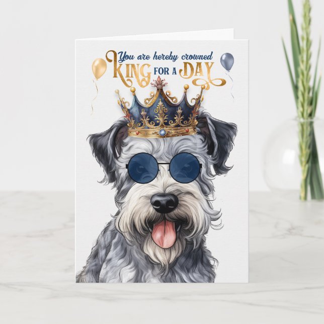 Cartão Pumi Dog King para um dia de aniversário engraçado (Frente)