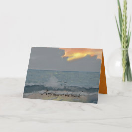 Cartão Qualquer dia na praia as nuvens de tempestade no h