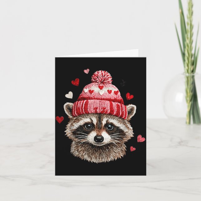 Cartão Raccoon Valentines Day Funny Feral Raccoon Love He (Frente)