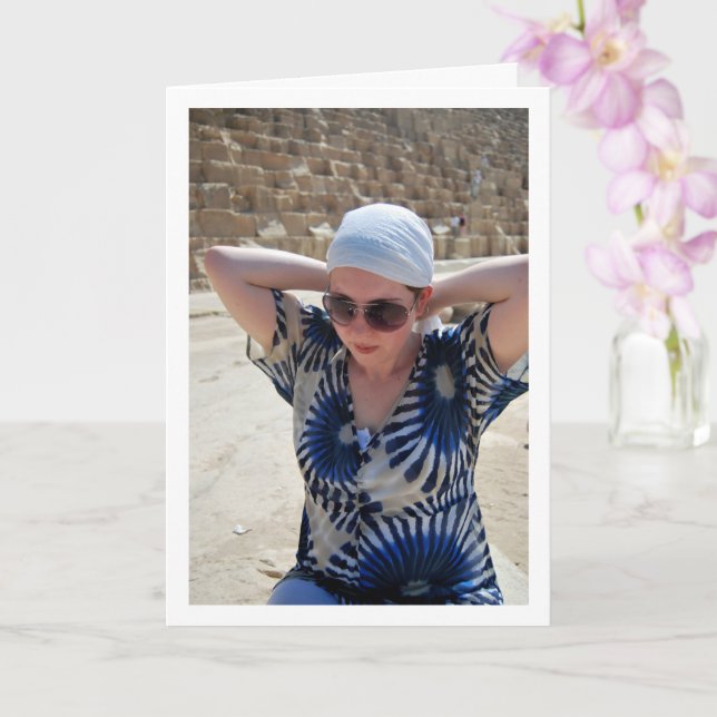 Cartão Rapariga nas Pirâmides de Giza (Orquídea)