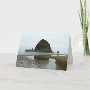 Cartão Reflexo de Haystack Rock em Cannon Beach, Oregon