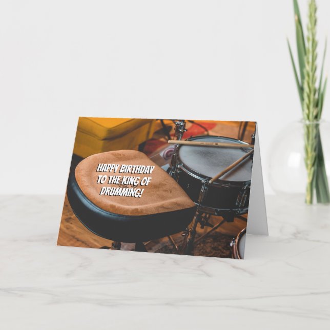 Cartão Rei do Drummer Divertido Aniversário (Frente)