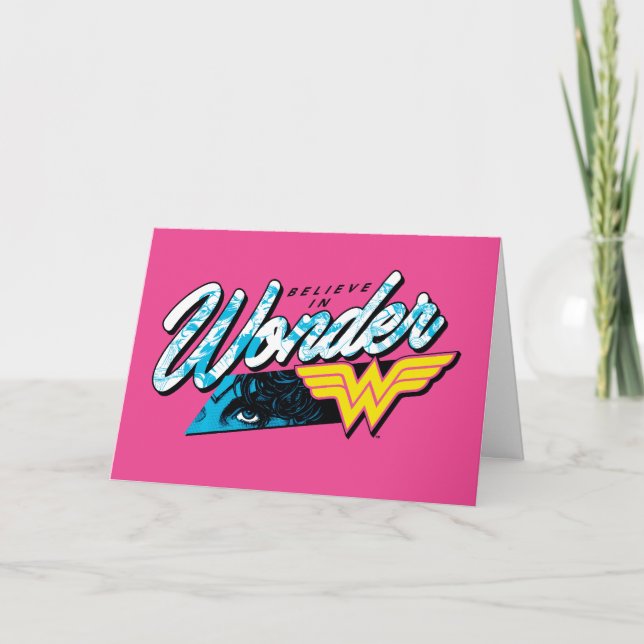 Cartão Retro 80's "Believe In Wonder" Graphic (Frente)