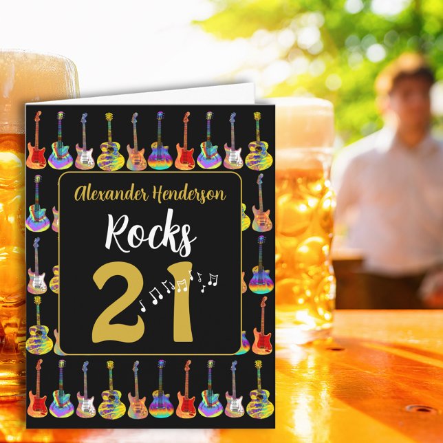 Cartão Retro Guitar 21º Aniversário Preto e Dourado (Guitar 21st birthday black and gold personalized retro groovy pop art greeting card)
