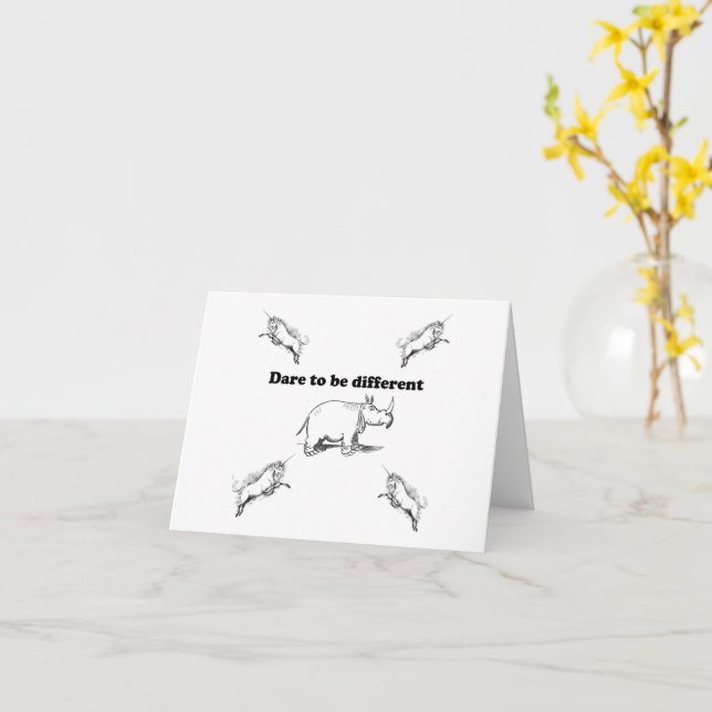 Cartão Rino entre Unicórnios ousa ser desenho diferente (Flor Amarela)