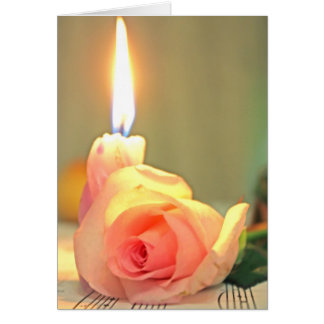 Cartão Rosa e vela cor-de-rosa para o tratamento da belez
