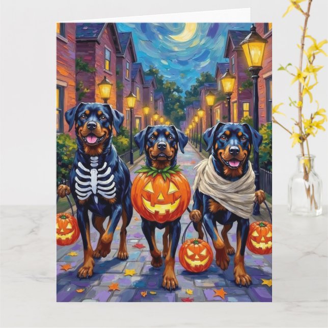 Cartão Rottweiler Trick-or-Treating In Halloween Costumes (Flor Amarela)
