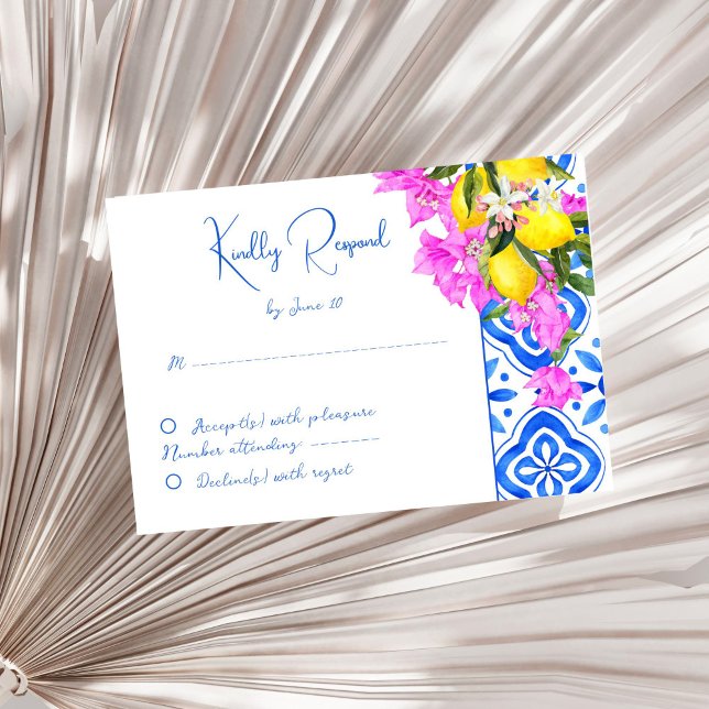 Cartão RSVP Azulejos azuis Bougainvillea limões elegantes casa (Blue Tiles Bougainvillea lemons elegant wedding RSVP Card Mediterranean themed white blue pink)