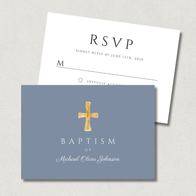 Cartão RSVP Batismo do Menino Azul Moderno Dusty (Modern Dusty Blue Cross Boy Baptism RSVP Card)