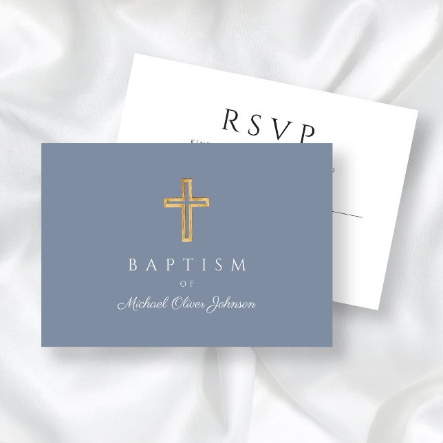 Cartão RSVP Batismo Dusty Blue Religião Madeira (Dusty Blue Religious Wood Cross Boy Baptism RSVP Card)
