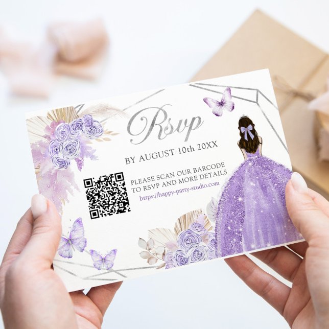 Cartão RSVP Boho Purple Silver Borboleta Floral Quinceañera QR (Criador carregado)