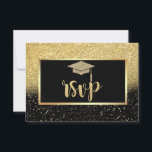 Cartão RSVP Boné de Formando Dourada com brilho, Festa de form<br><div class="desc">Dourado boné de formatura brilhante e confete sobre fundo preto.</div>