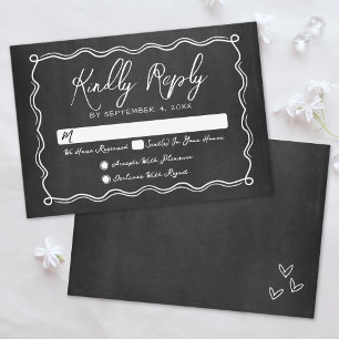 Cartão RSVP Casamento Caprichoso com Quadro-Negro Desenhado à