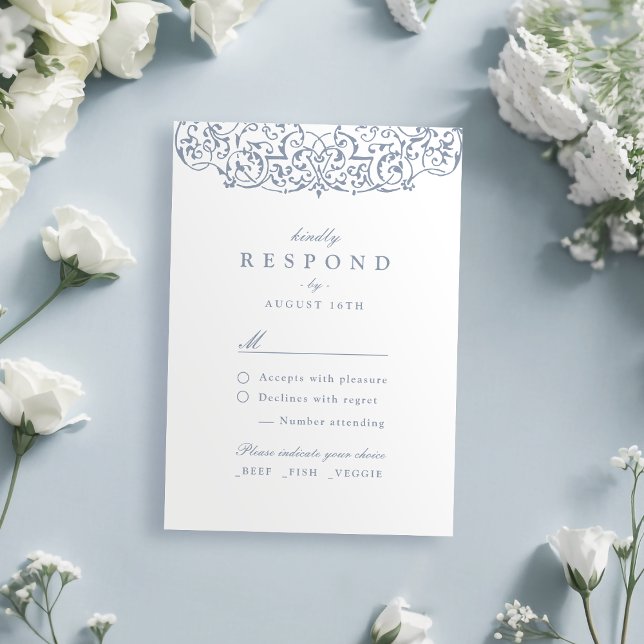 Cartão RSVP Casamento Clássico do Ornamentado Dusty Blue Vinta (Dusty Blue Vintage Ornate Classic Wedding RSVP Card)