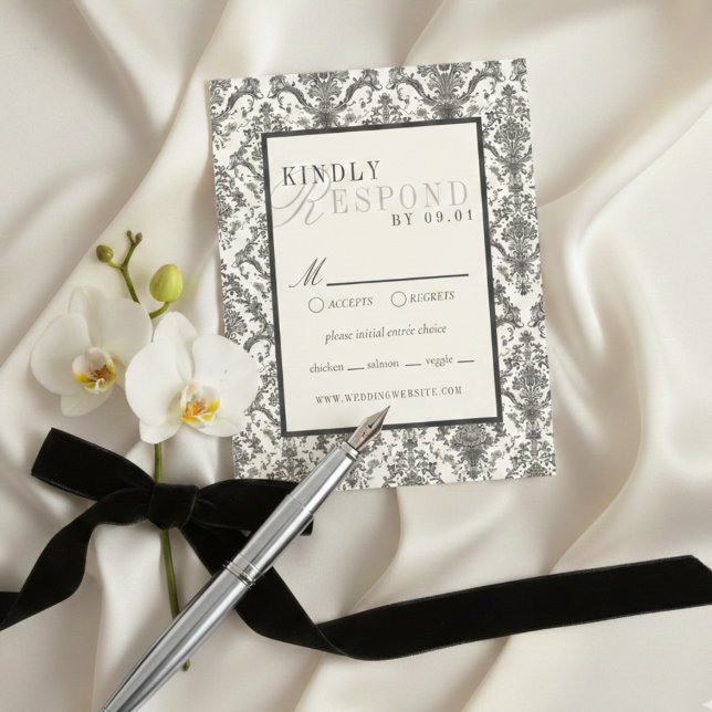 Cartão RSVP Casamento com Padrão Rococó em Marfim Clássico (Classic Ivory Damask Rococo Pattern Wedding RSVP Card)