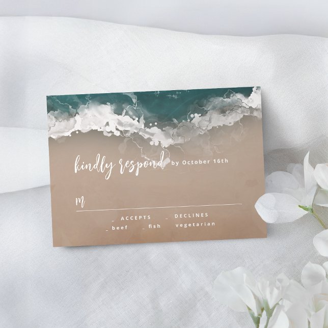 Cartão RSVP casamento da praia do oceano abstrato cintilante (Abstract sparkling moody ocean beach wedding RSVP card)