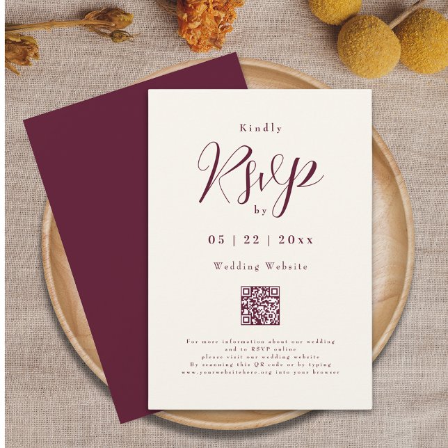 Cartão RSVP Casamento de Código QR do Script Elegante de Creme (Burgundy and cream ivory elegant script qr code wedding rsvp card)