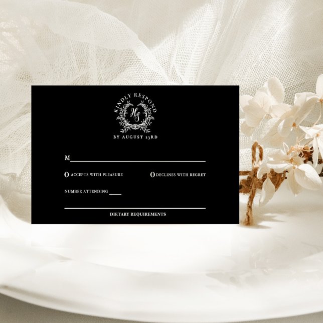 Cartão RSVP Casamento de Crest. Monograma Preto/Branco Elegant (Criador carregado)