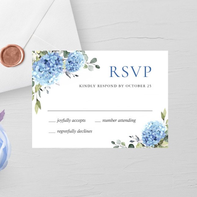 Cartão RSVP Casamento de Flores de Hydrangea Azul Elegante (Criador carregado)