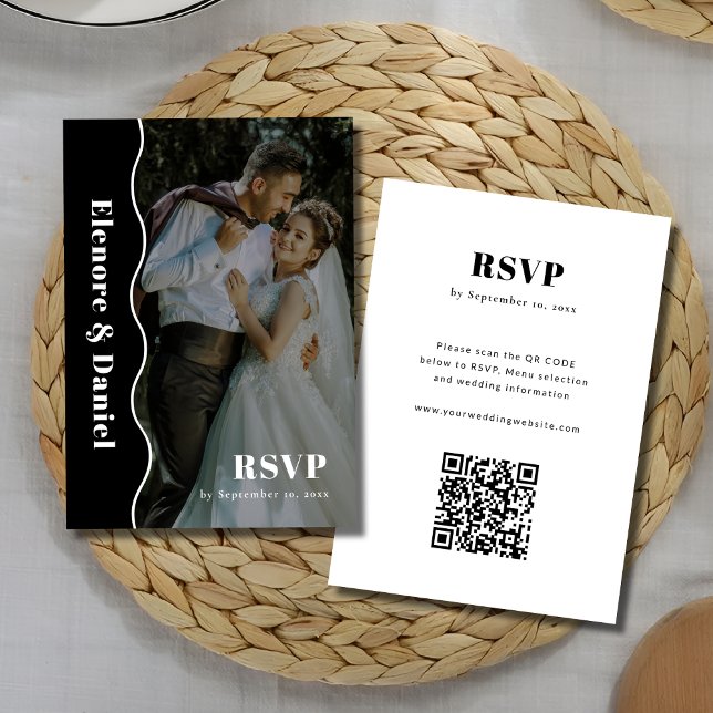 Cartão RSVP Casamento de Foto | Código QR de onda do lado pret (Photo Wedding | Black and White Side Wave QR code RSVP Card)