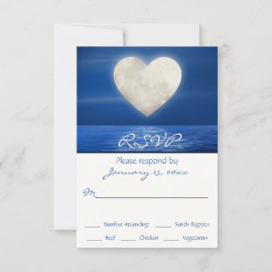 Cartão RSVP Casamento de Heart Moon Over Water Beach