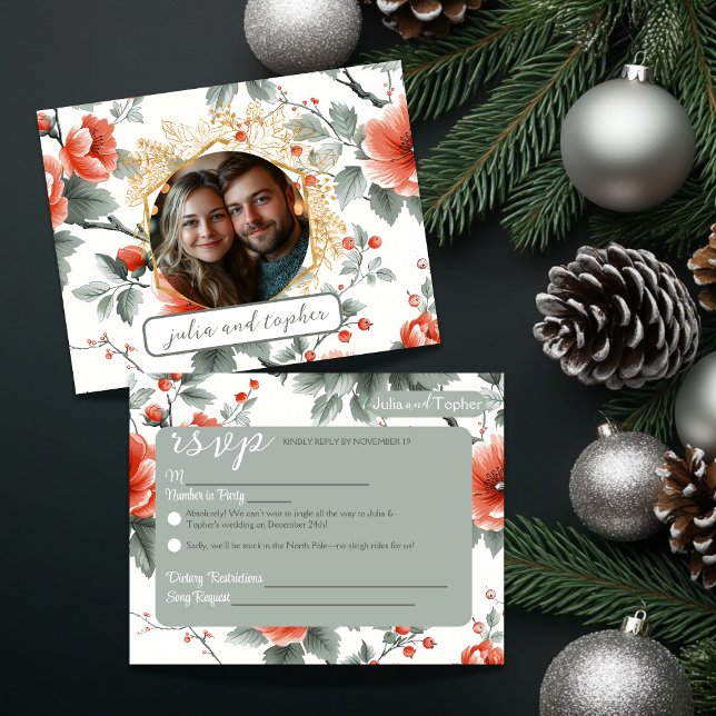 Cartão RSVP Casamento de Natal encantador com Foto Romântica (Christmas Wedding Response Card with Romantic Photo and Christmas Floral)