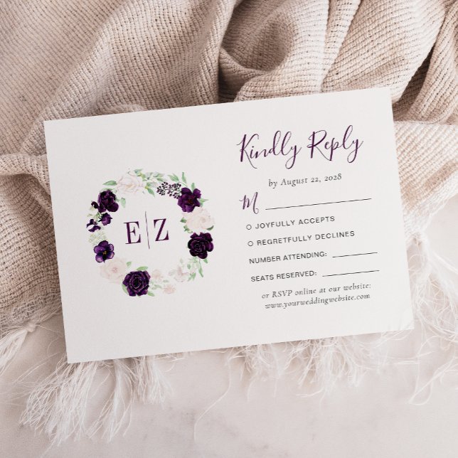 Cartão RSVP Casamento de Solo Floral de Blush Roxo Monograma (Criador carregado)