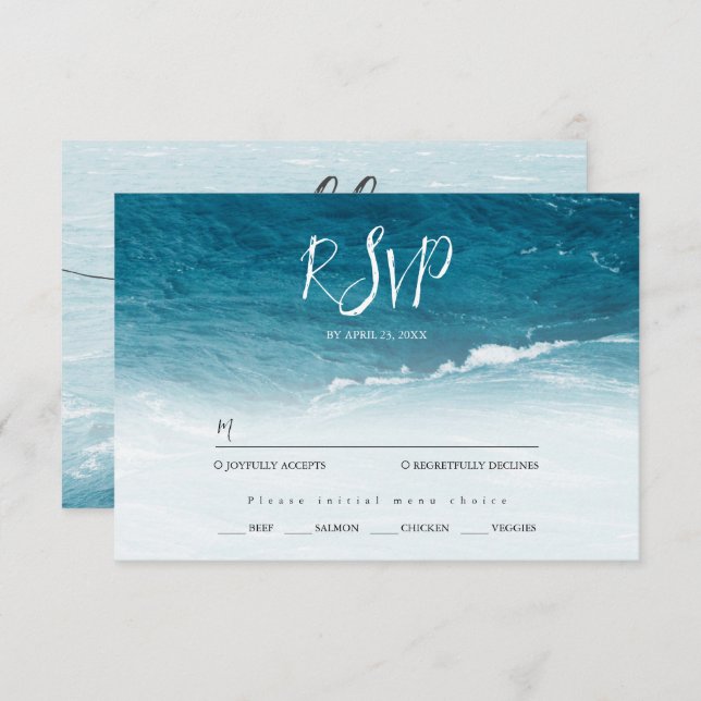Cartão RSVP Casamento de verão pelo mar azul ondulado, ombre o (Frente/Verso)
